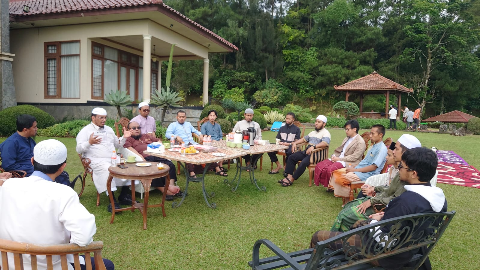 Program ini bertujuan untuk meningkatkan kualitas kepemimpinan di kalangan pengurus STIU dan menghadirkan Syekh Abdul Aziz Fattani, mantan ketua umum Jam’iyyah Khairukum di Saudi Arabia, sebagai narasumber.